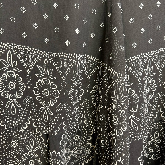 Nanatte Elegant Black and White Patterned bandana Dress - Picture 3 of 7